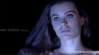 Lana Rhoades film tadında bir seks filminde oynamış izleyin!